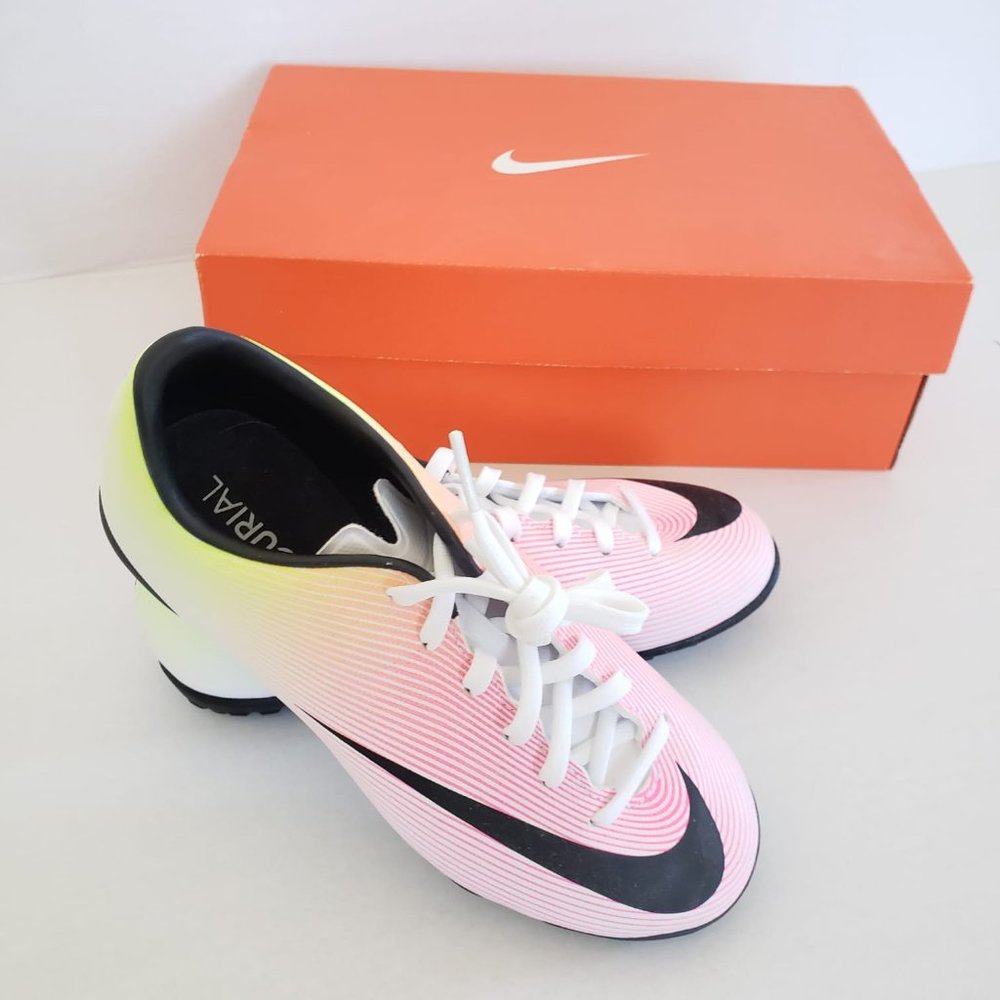 Nike Jr. Mercurial Victory V TF Cleats (Size 2.5Y)